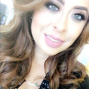 Meet your Posher, Araceli